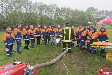 Die Jugendfeuerwehr Seestermühe stellte ihr feuerwehrtechnisches Wissen unter Beweis