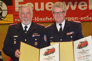 Die neuen KFV-Ehrenmitglieder Bernd Affeldt und Uwe Kuhlmann. Fotos: Bunk